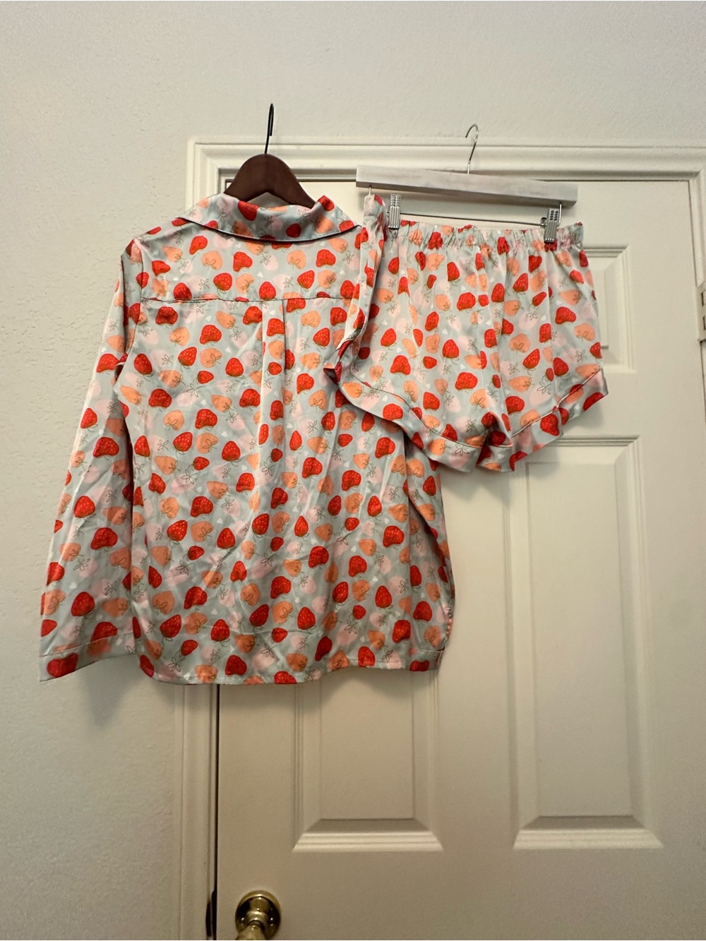 Serra Medium Silky Pajama Set –Strawberry pastels - Picture 10 of 13